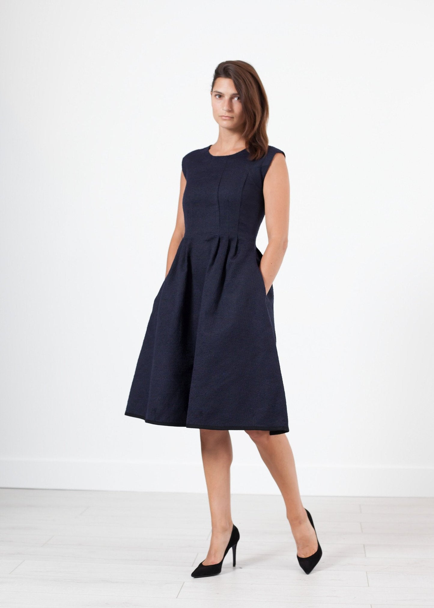 Robe plissée Rita en bleu marine foncé
