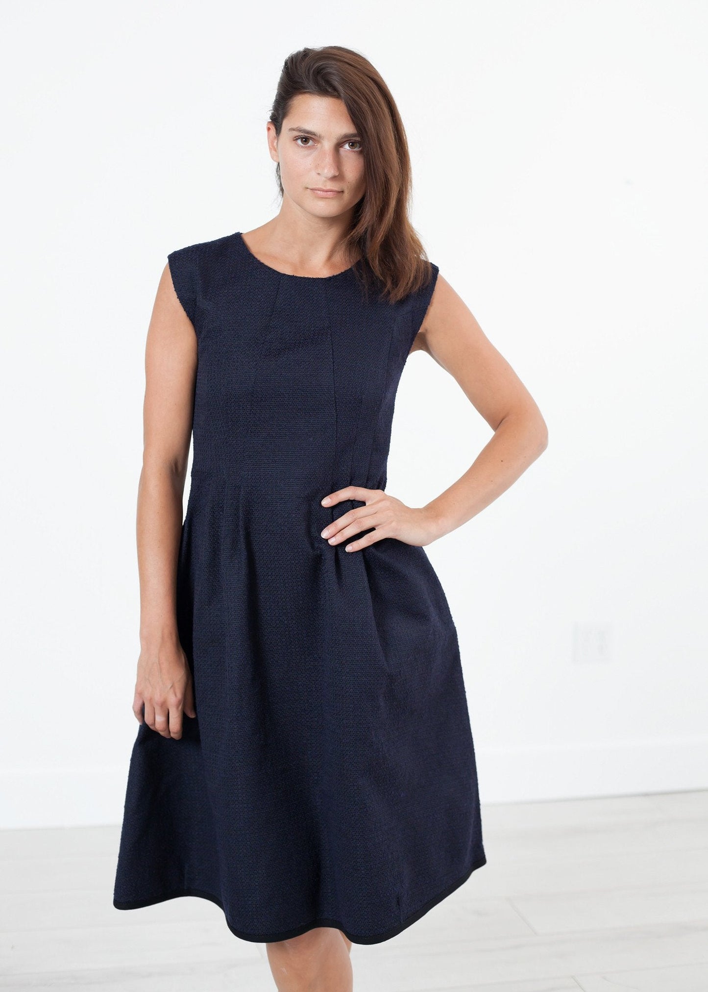 Robe plissée Rita en bleu marine foncé