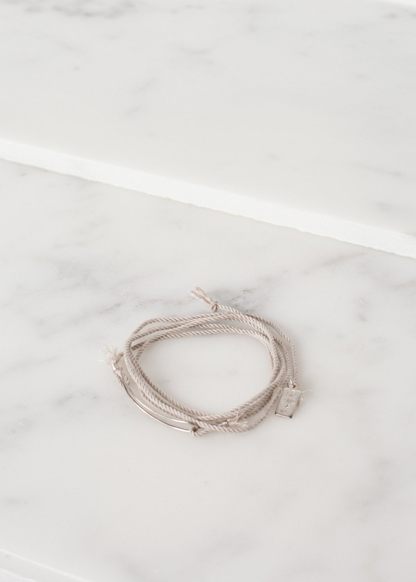 Pulsera 85 en Seda Gris/Plata