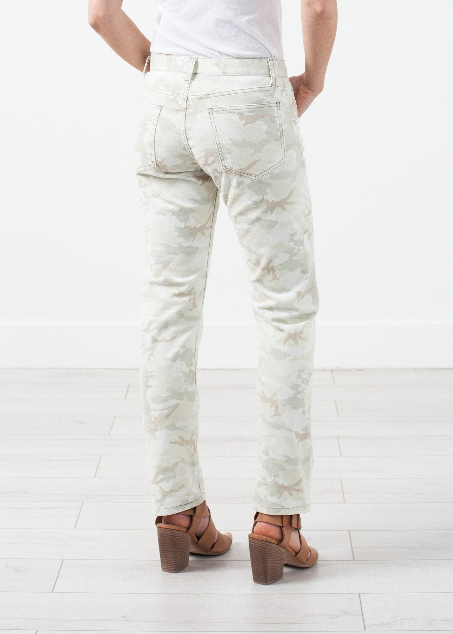 Pantalón con bolsillo para monedas