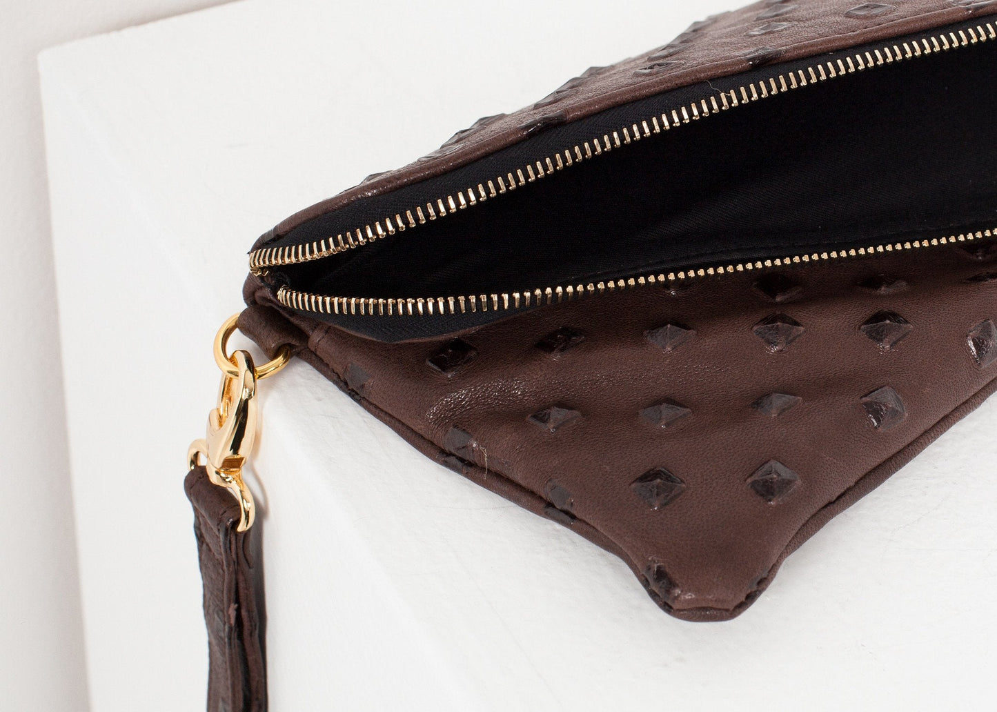Clutch Roxanne de Cuero en Marrón