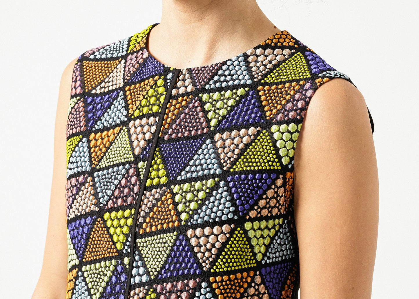 VESTIDO SIN MANGAS DE TRIÁNGULO