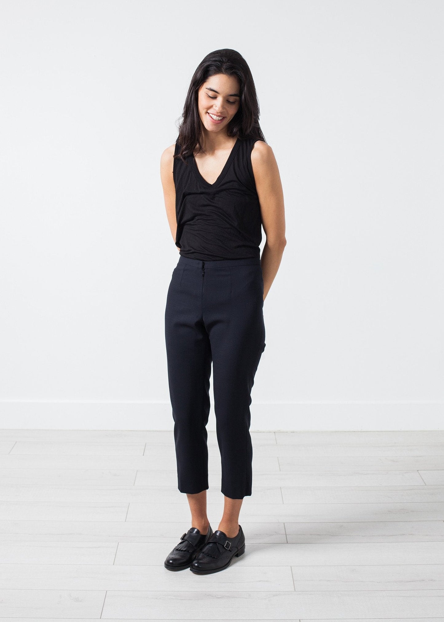 Pantalon court en laine bleu marine