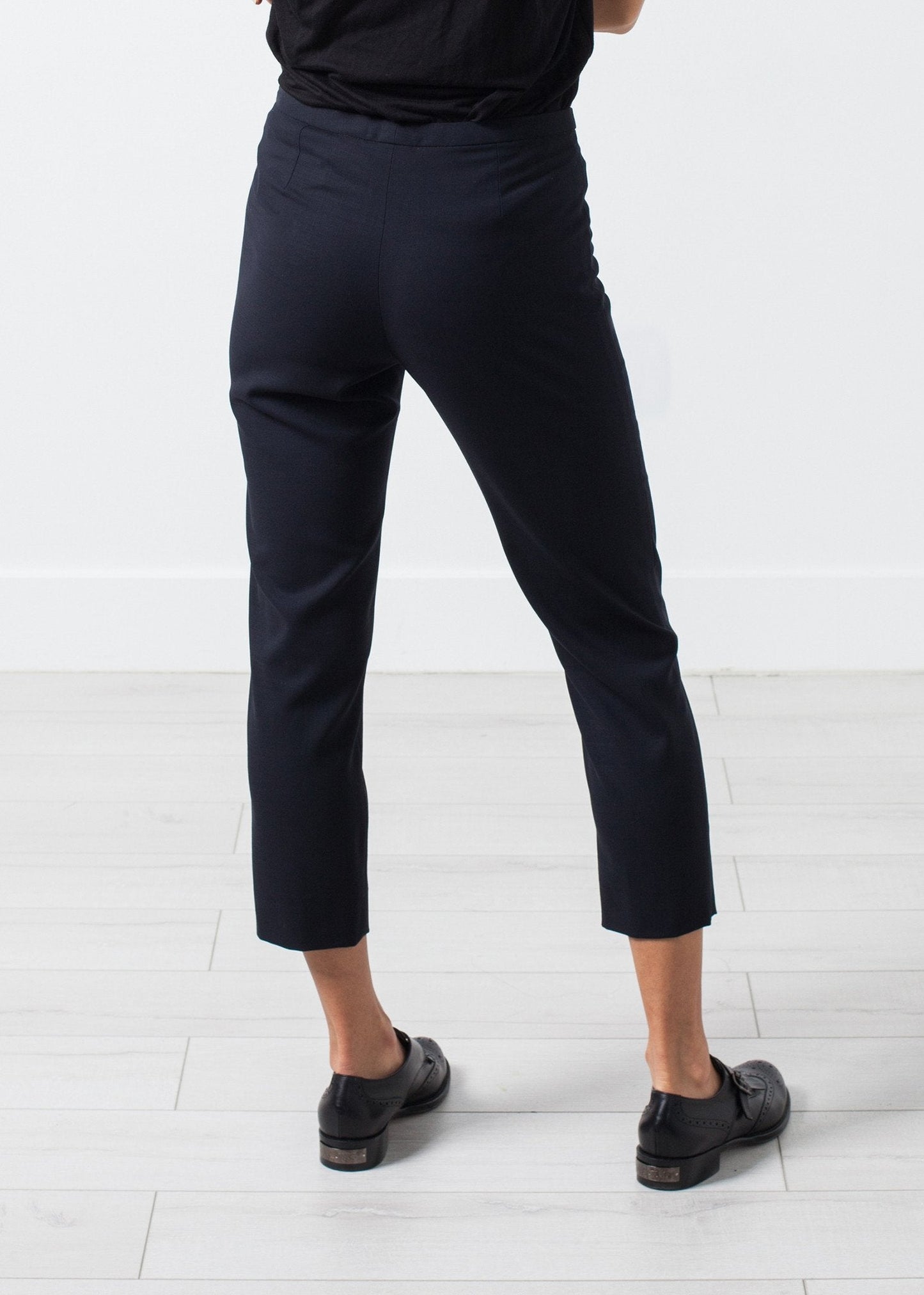 Pantalon court en laine bleu marine