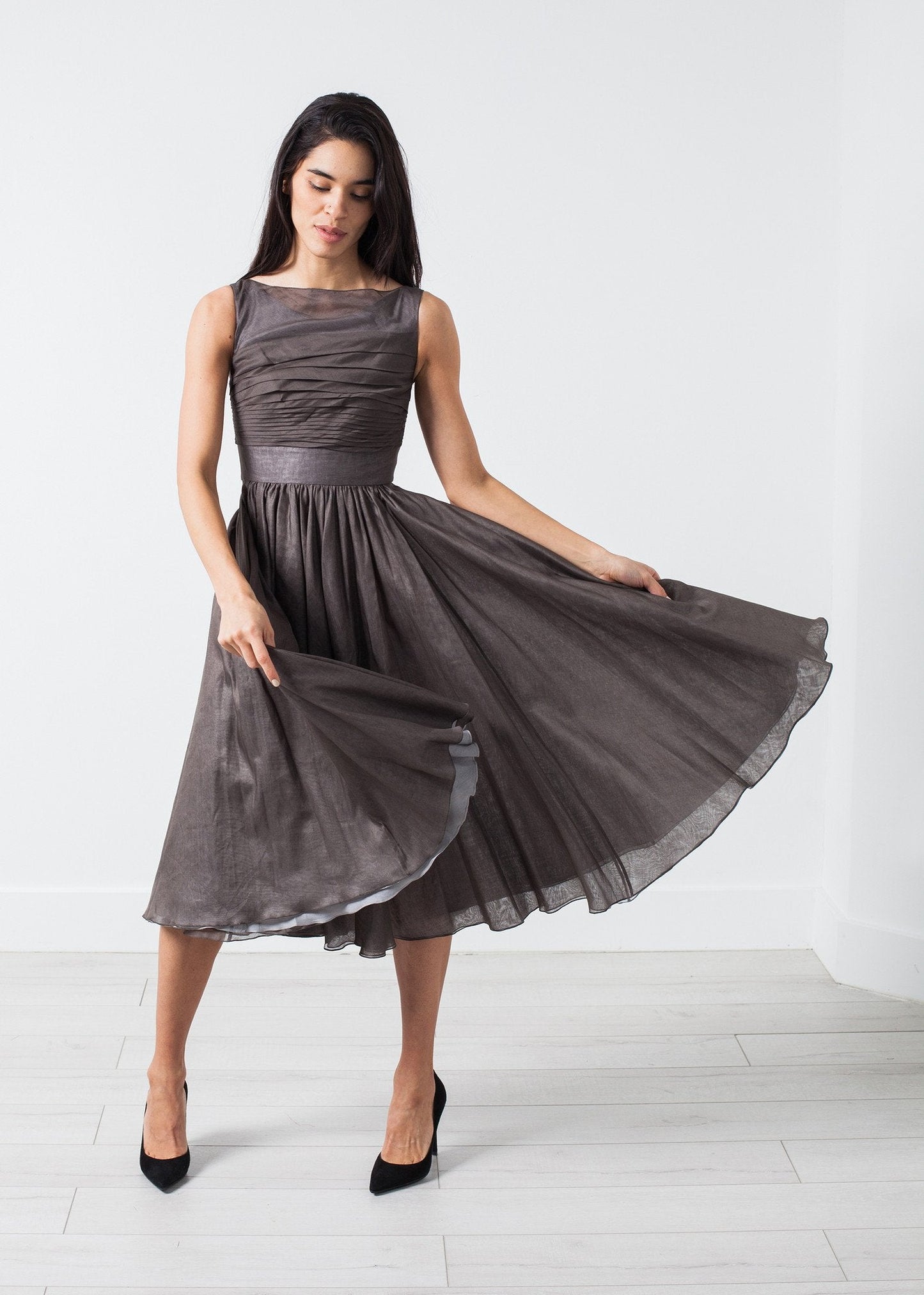 VESTIDO DE VOILE EN GRIS PERLA