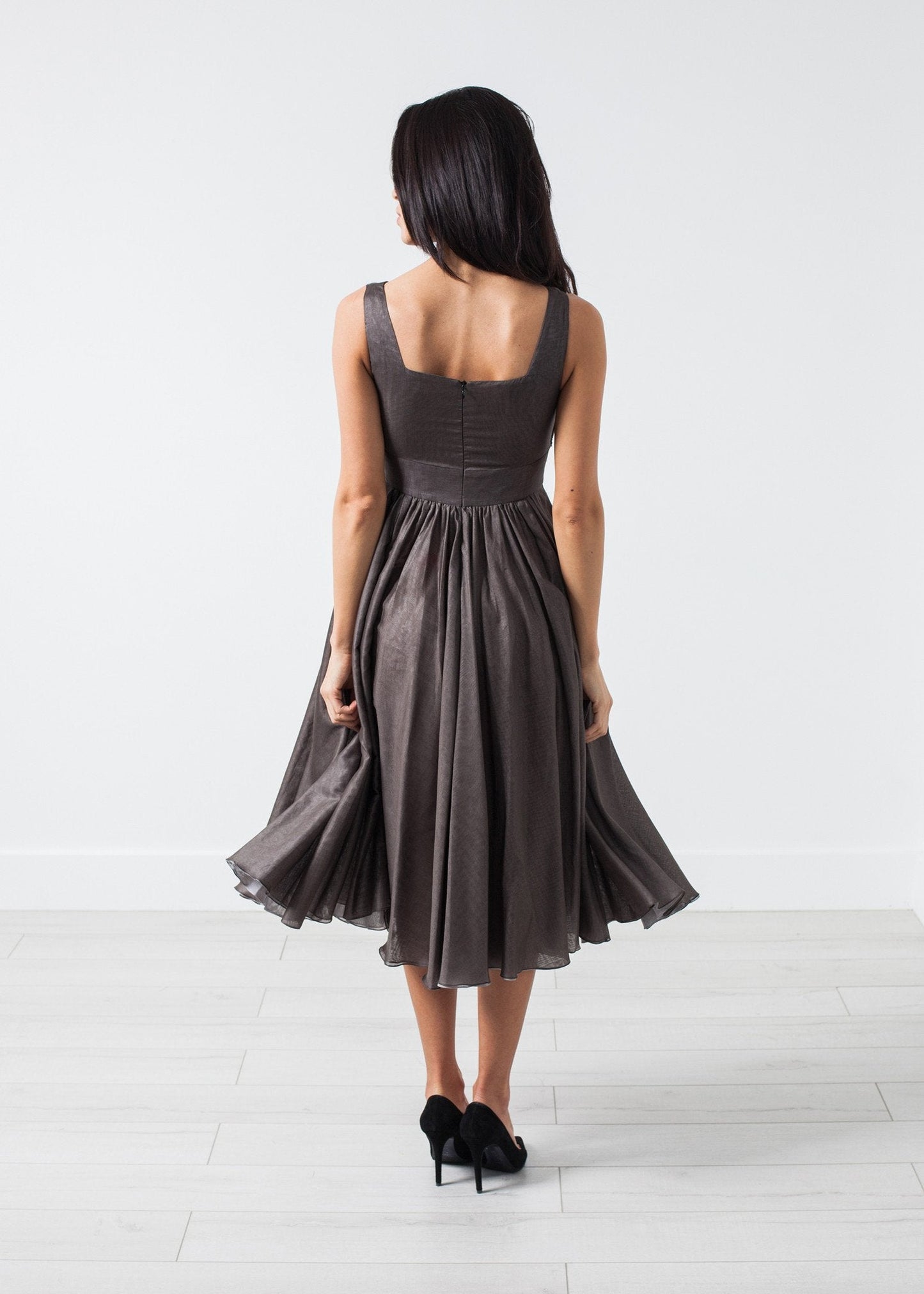 VESTIDO DE VOILE EN GRIS PERLA