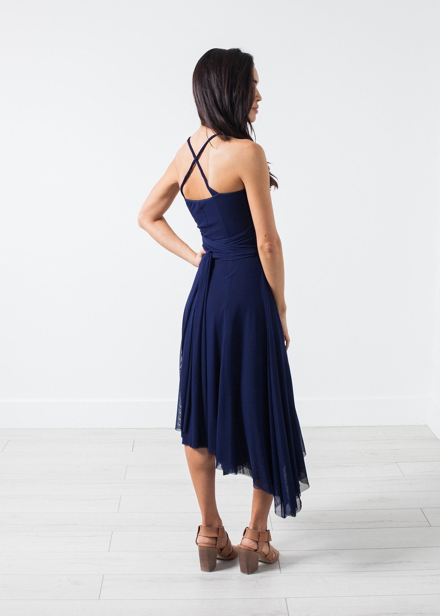 Vestido de fiesta fruncido en azul marino