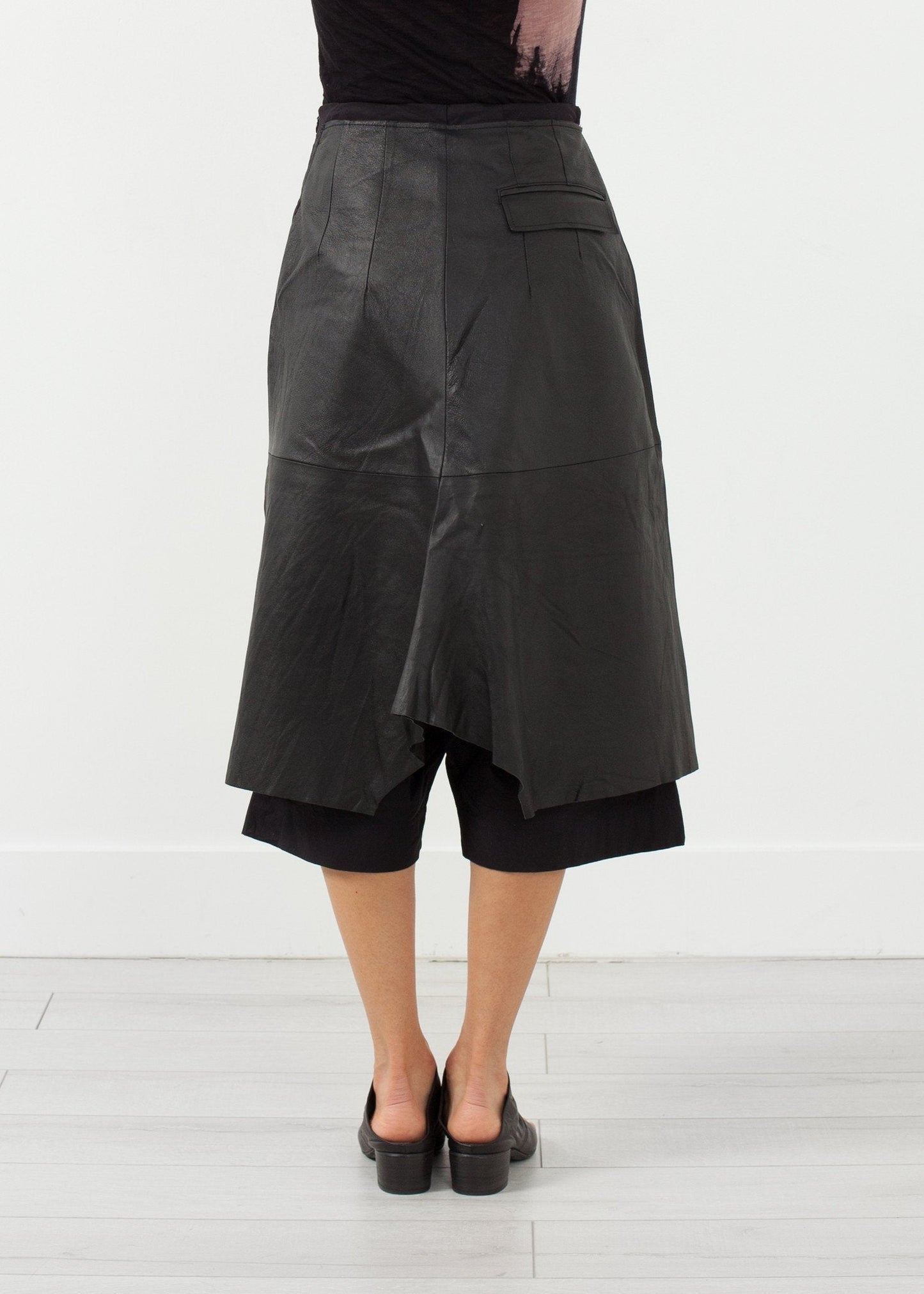 Pantalones de tiro caído de cuero