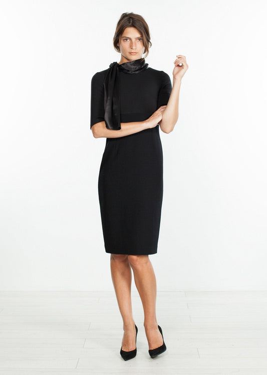 Robe en laine à col noué en noir
