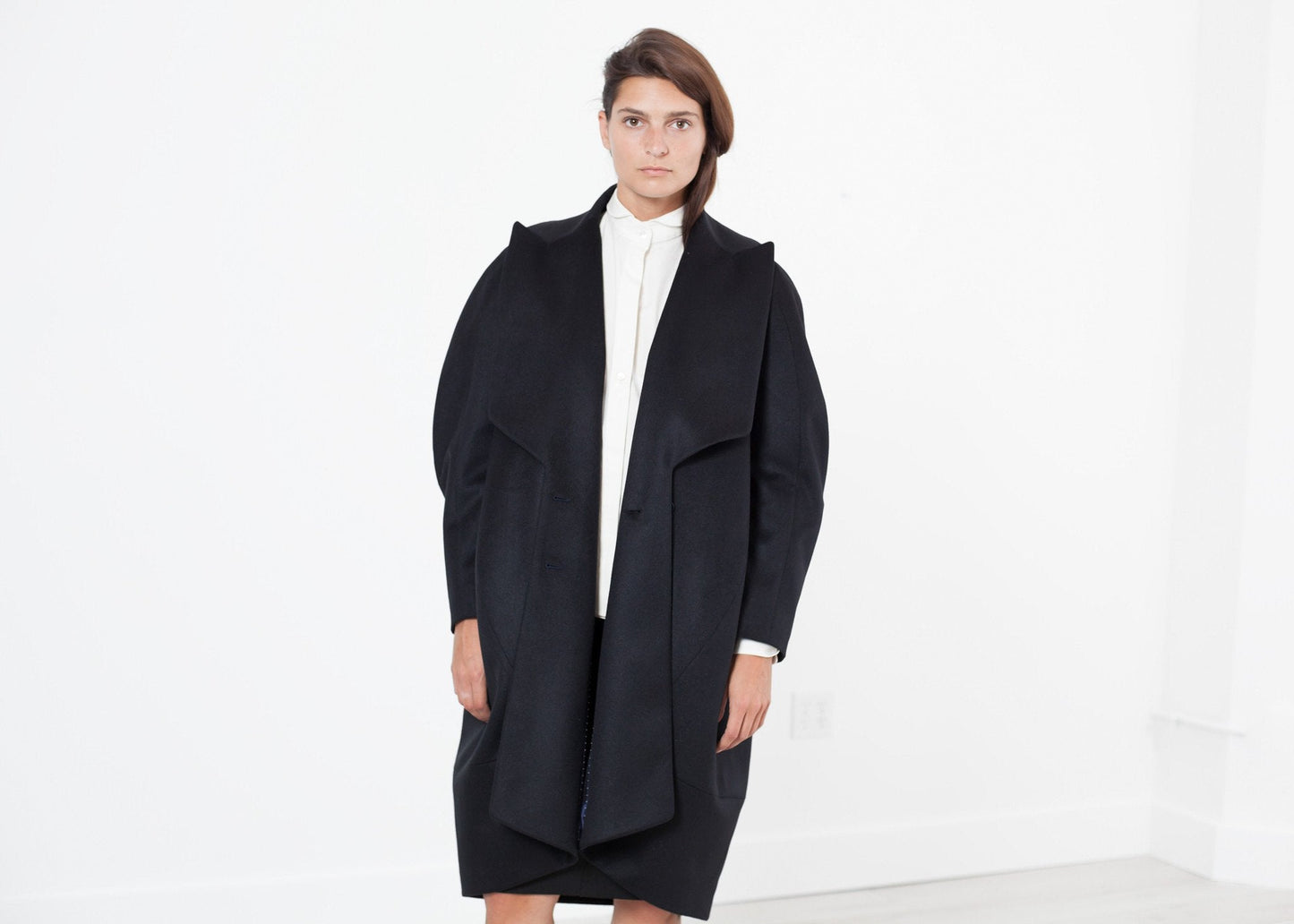 ABRIGO Shahmeena Cocoon en negro 