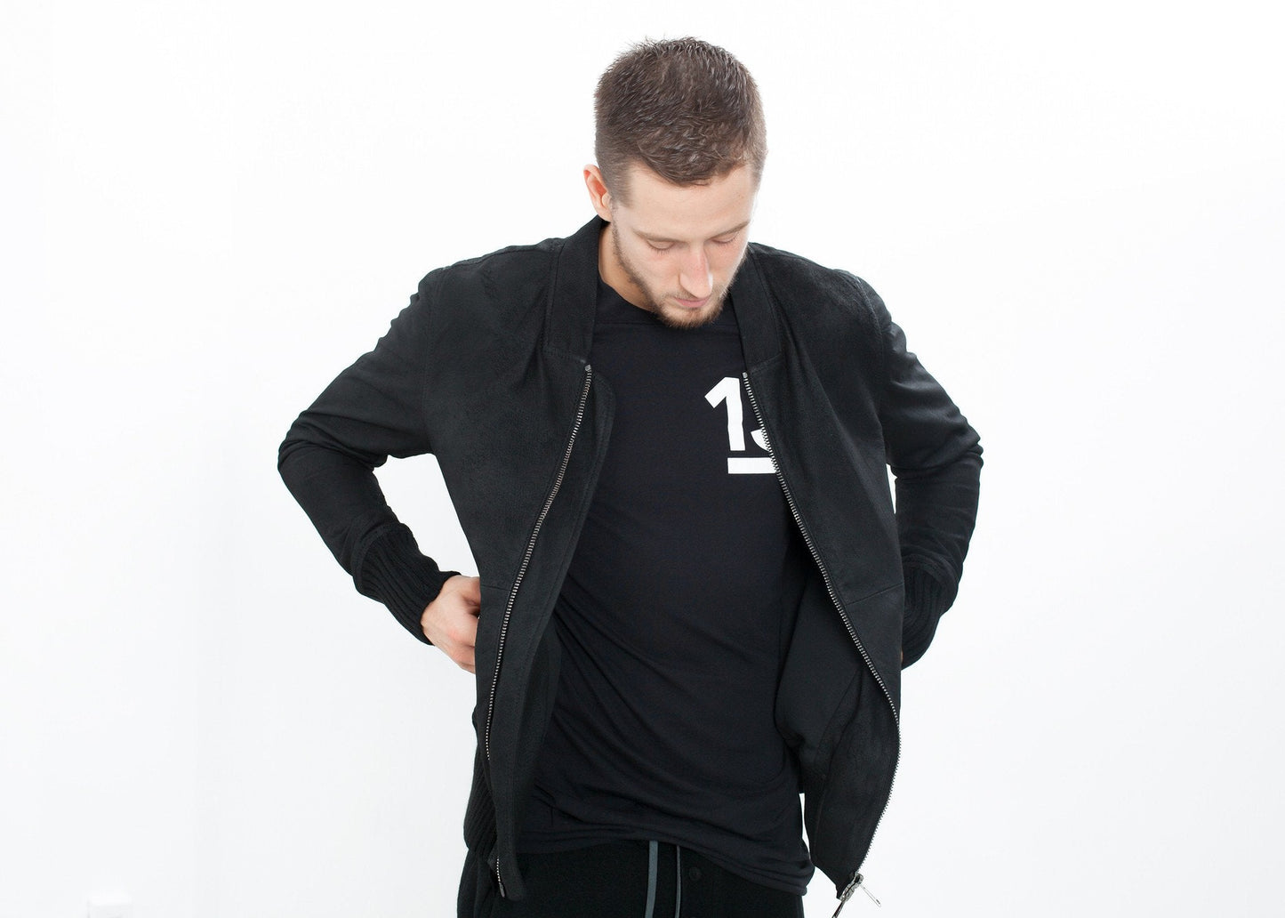Bomber de Cuero Roto en Negro