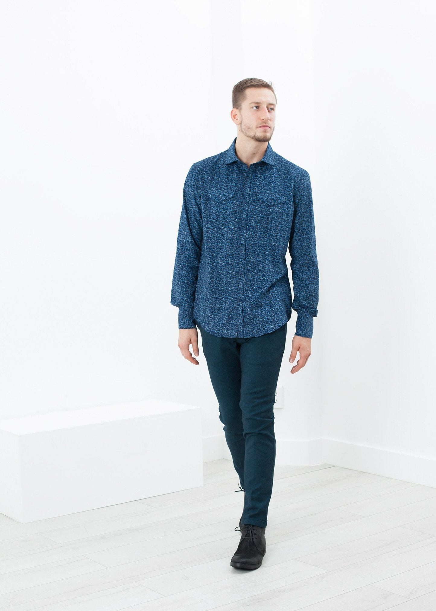Camisa abotonada Western Arkansas en floral azul