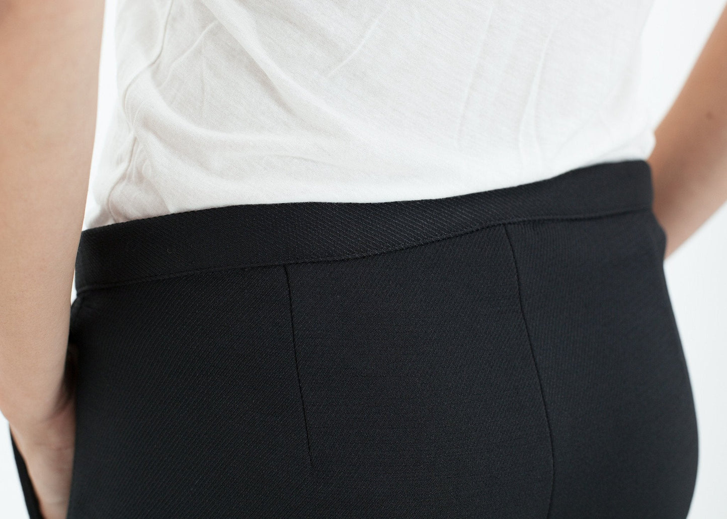 PANTALONES CORTOS CON CREMALLERA LATERAL 