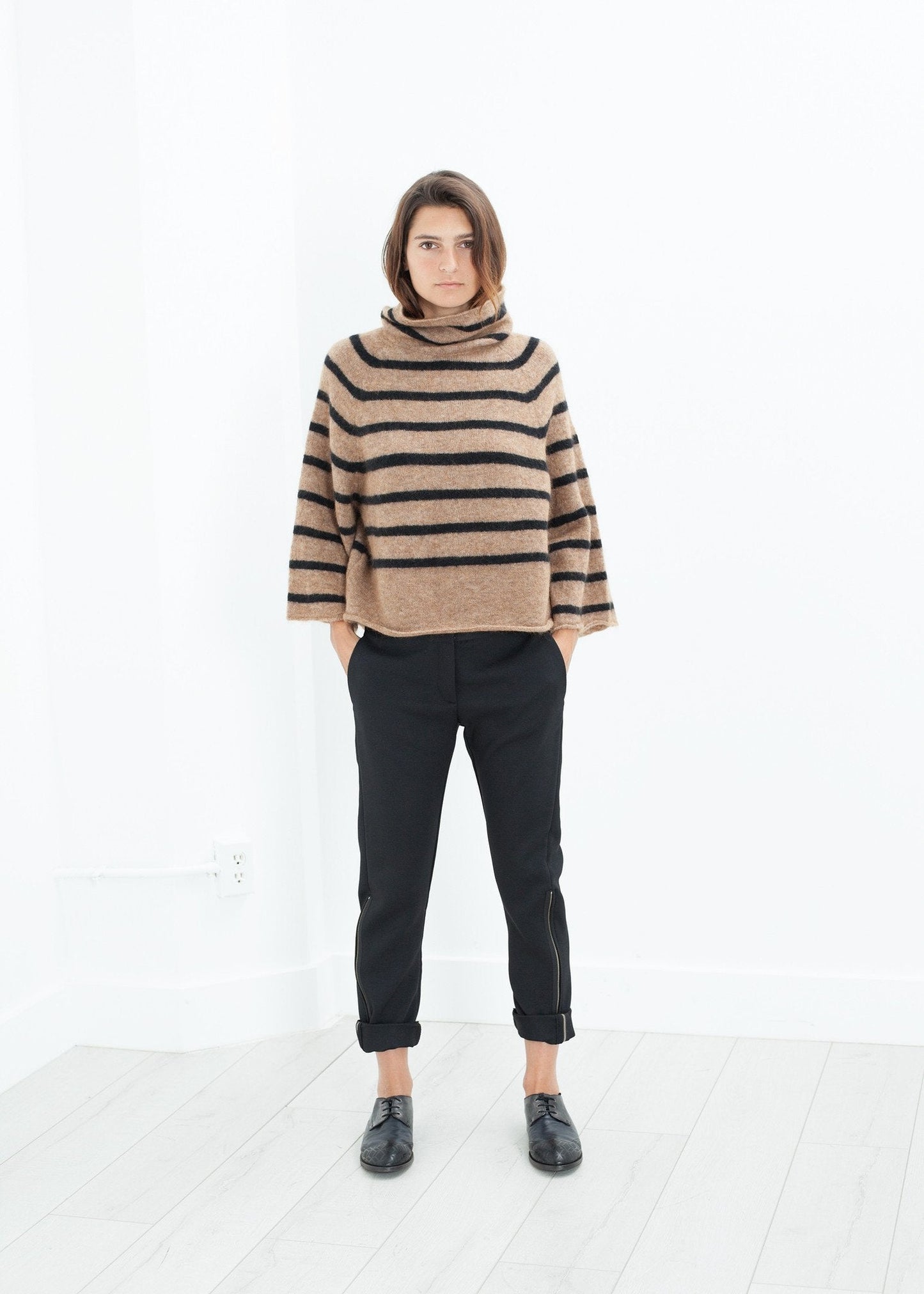 PANTALONES CORTOS CON CREMALLERA LATERAL 