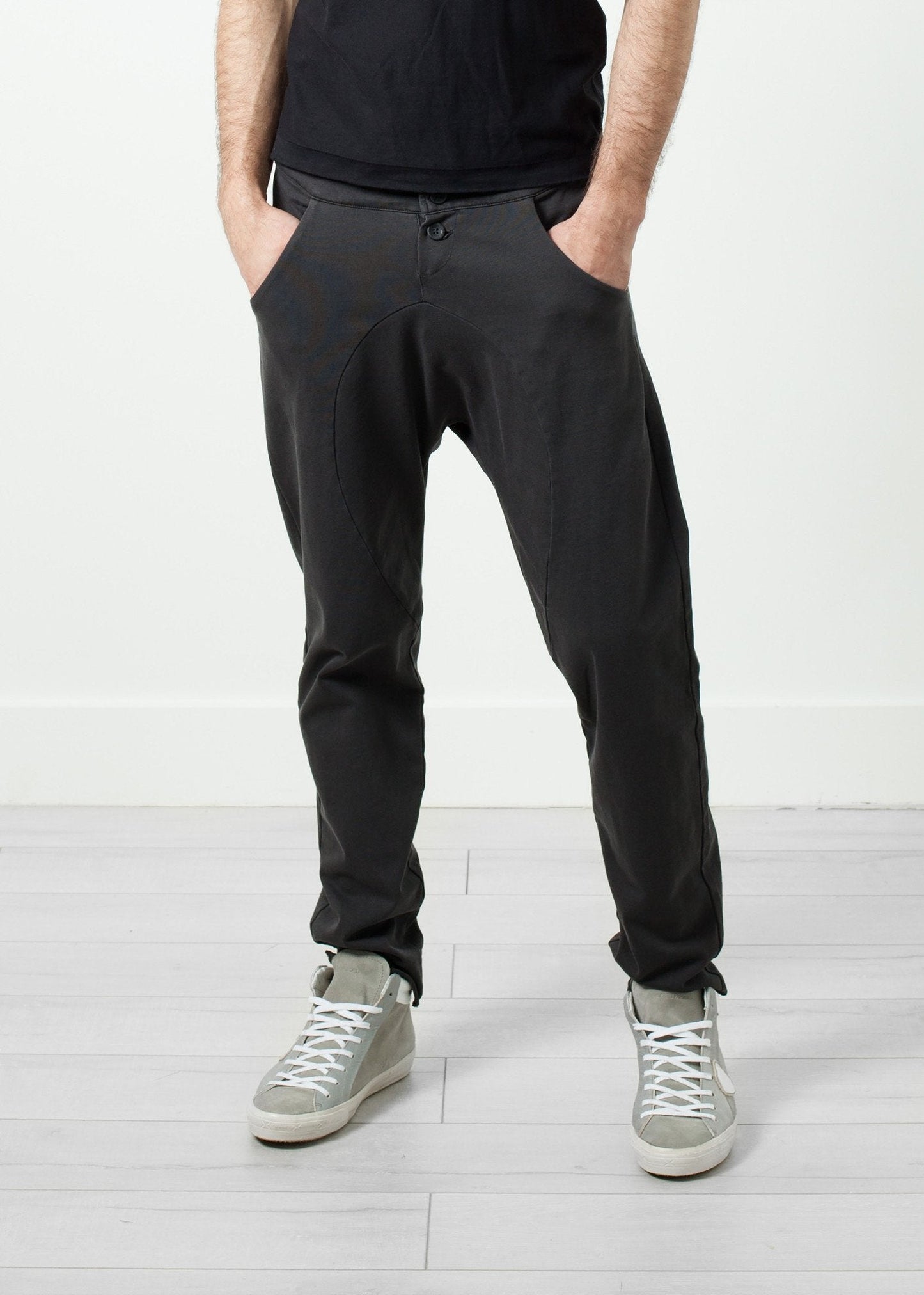 Pantalón Ruven con entrepierna caída