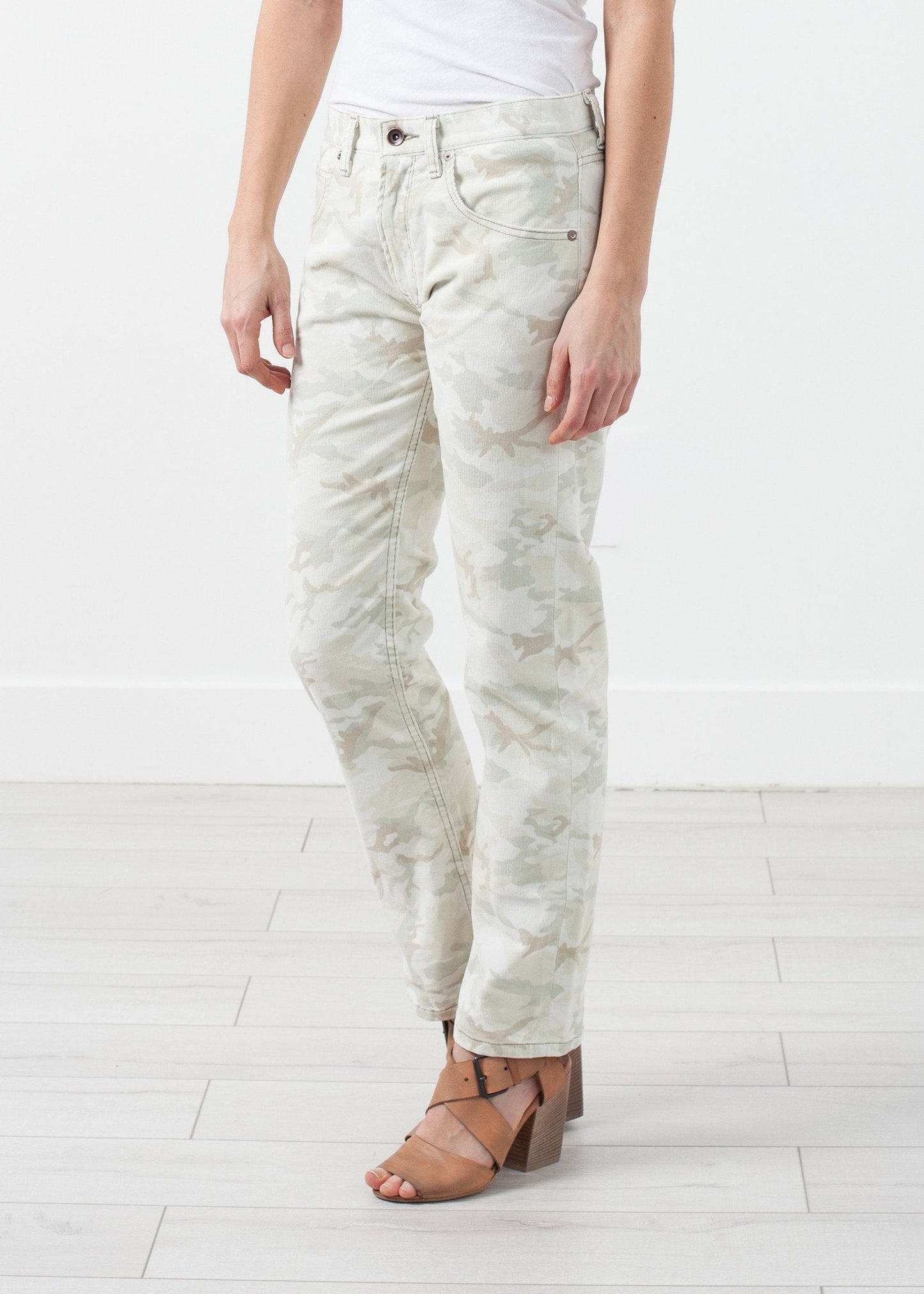 Pantalón con bolsillo para monedas