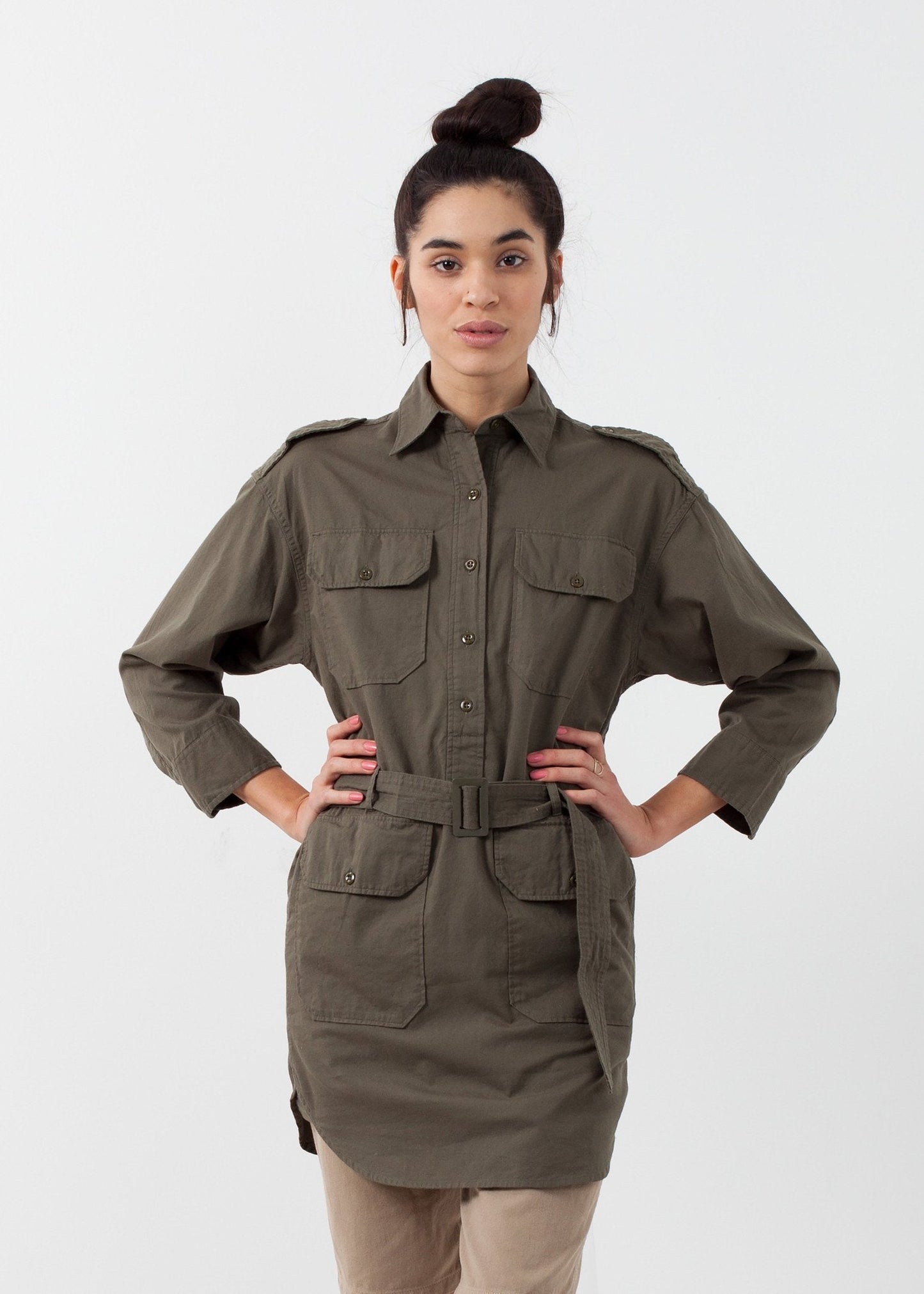 VESTIDO EXCEDENTE CON CINTURÓN