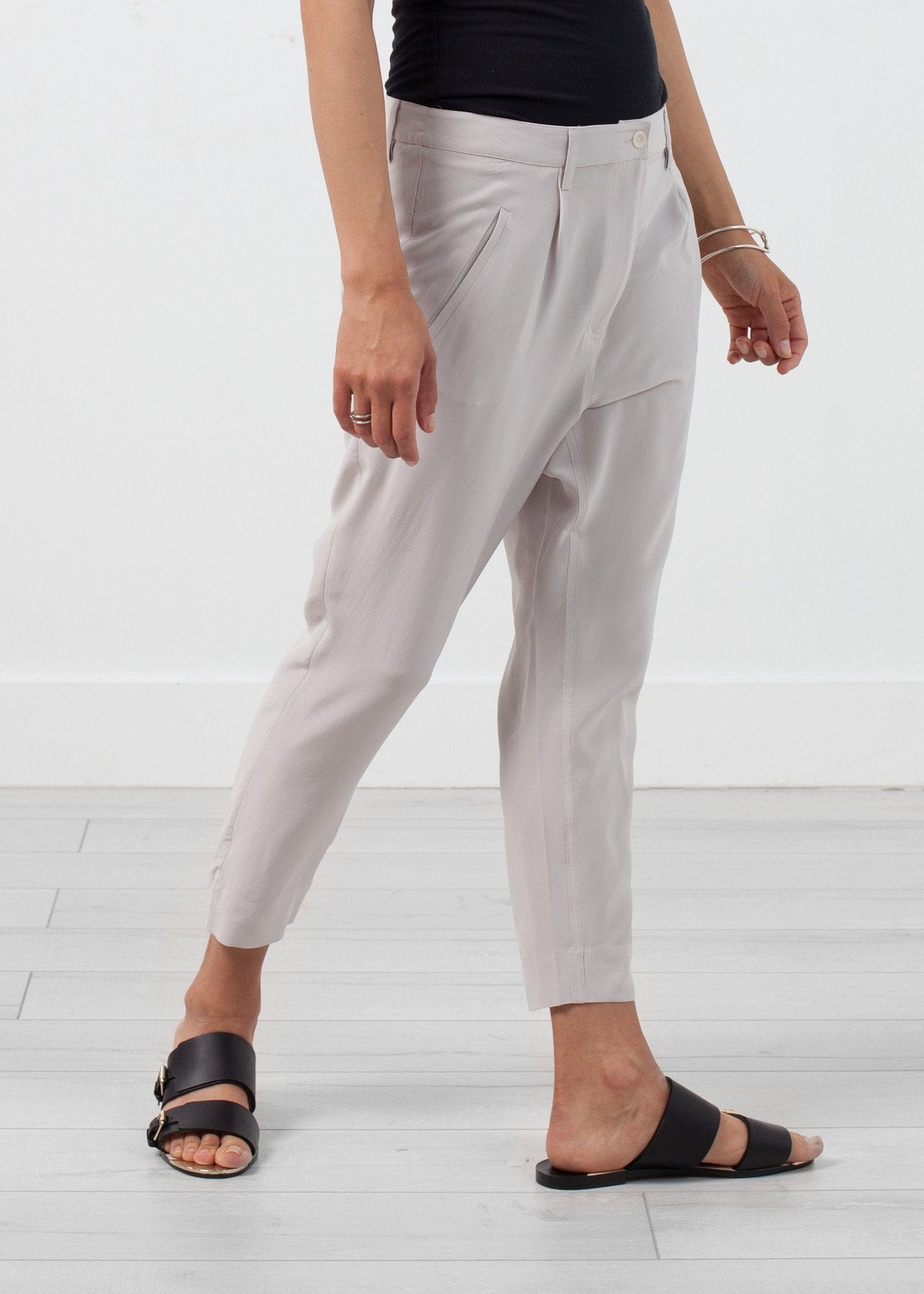 Pantalon en soie à entrejambe bas